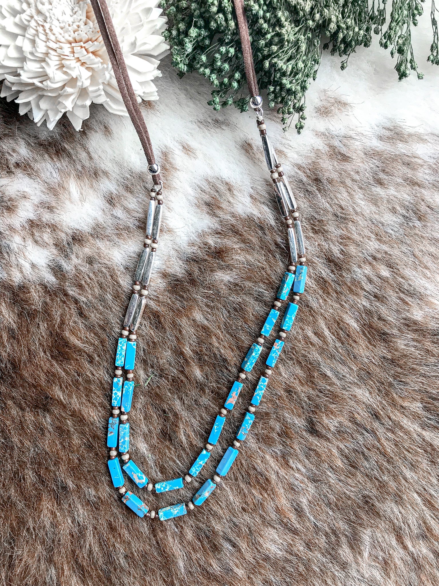 Marbled Turquoise and Silvertone Block Beaded Cord Necklace